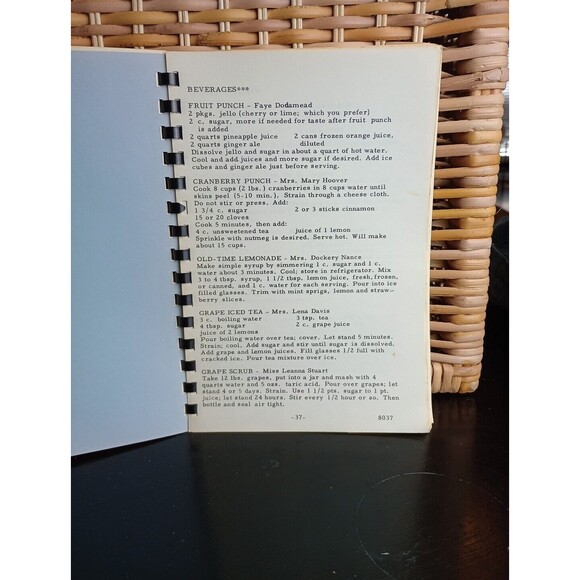 First Pilgrim Church High Point, NC Spiral Cookbook 1950s 1960s Retro Vintage - Picture 15 of 16